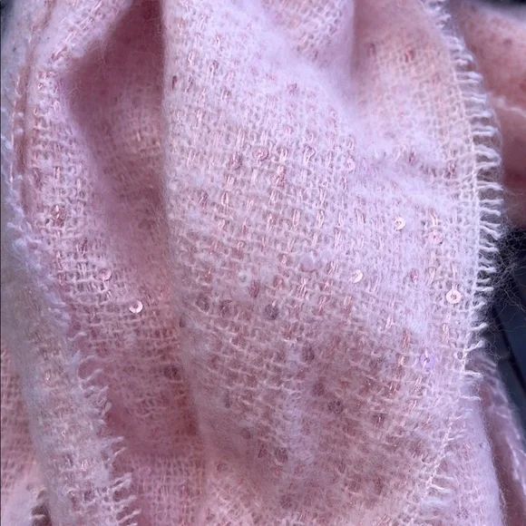 Elegant Pink Wrap Scarf Accessory - Picture 4 of 5